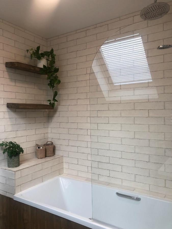 Sandyhill Guest House - Уестпорт Екстериор снимка