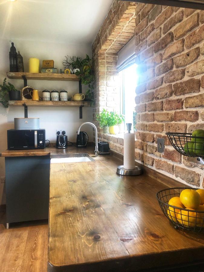 Sandyhill Guest House - Уестпорт Екстериор снимка