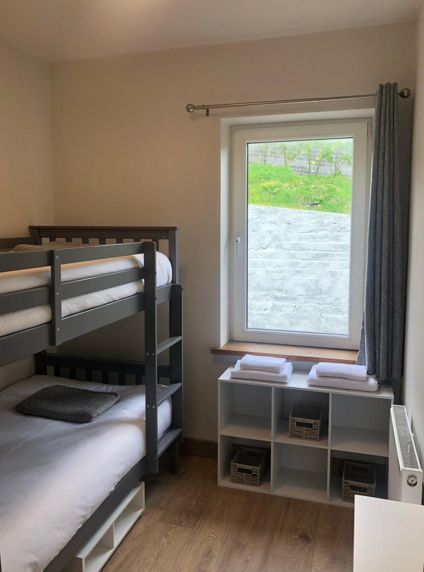 Sandyhill Guest House - Уестпорт Екстериор снимка